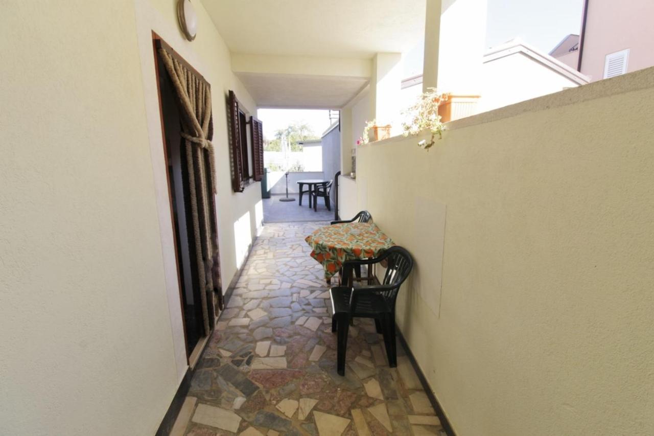 Apartments Zambratija With Sea View Exterior photo